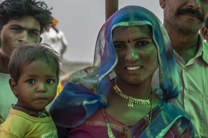 52 - India - Osian - mujer y chico